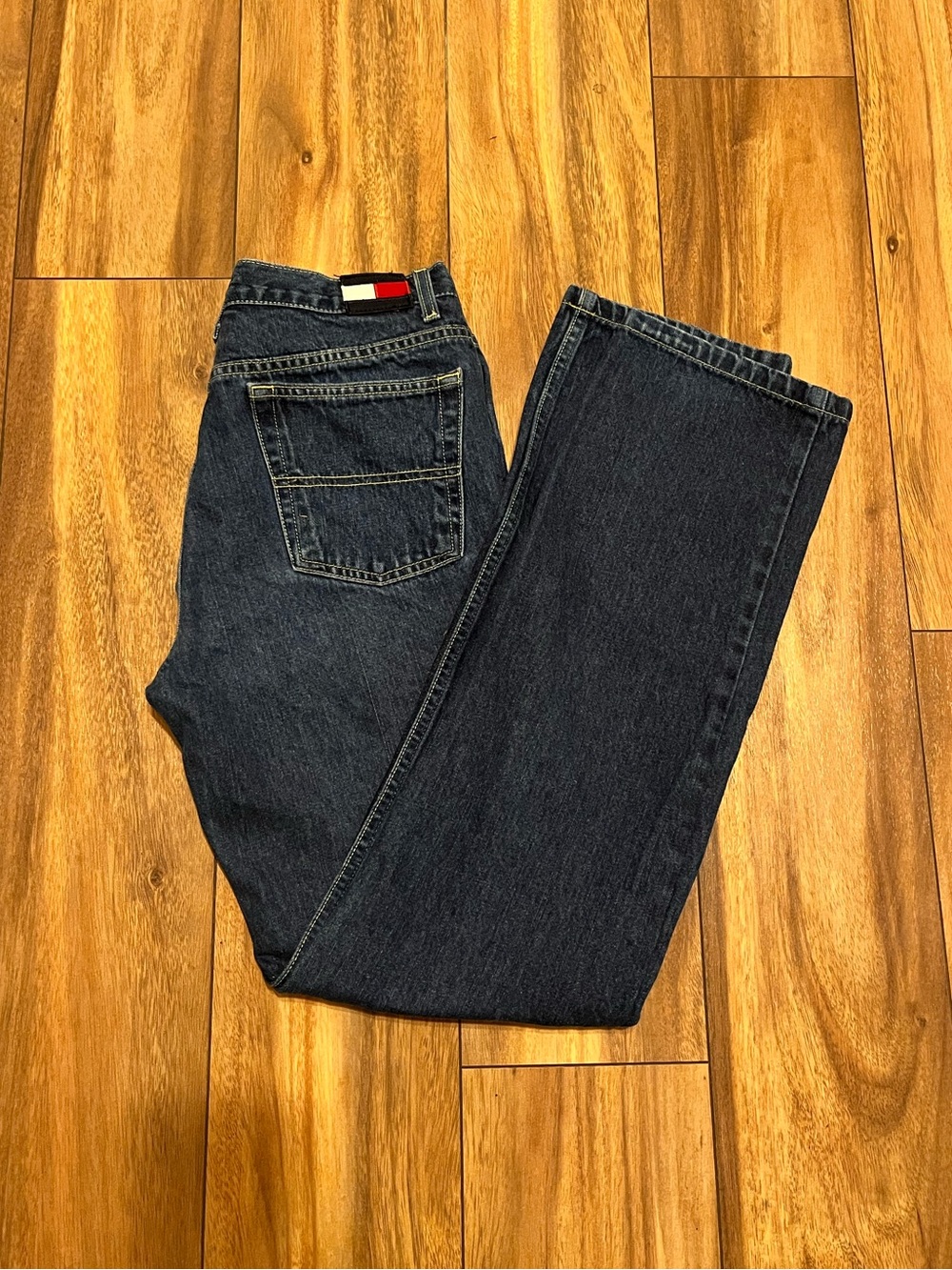 Women’s Tommy Hilfiger size 9 x 32.5 dark wash straight leg jeans